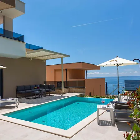 Eudora Villa